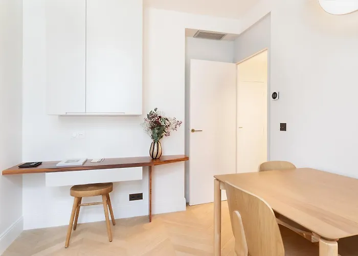 Apartment Collection Moliere -